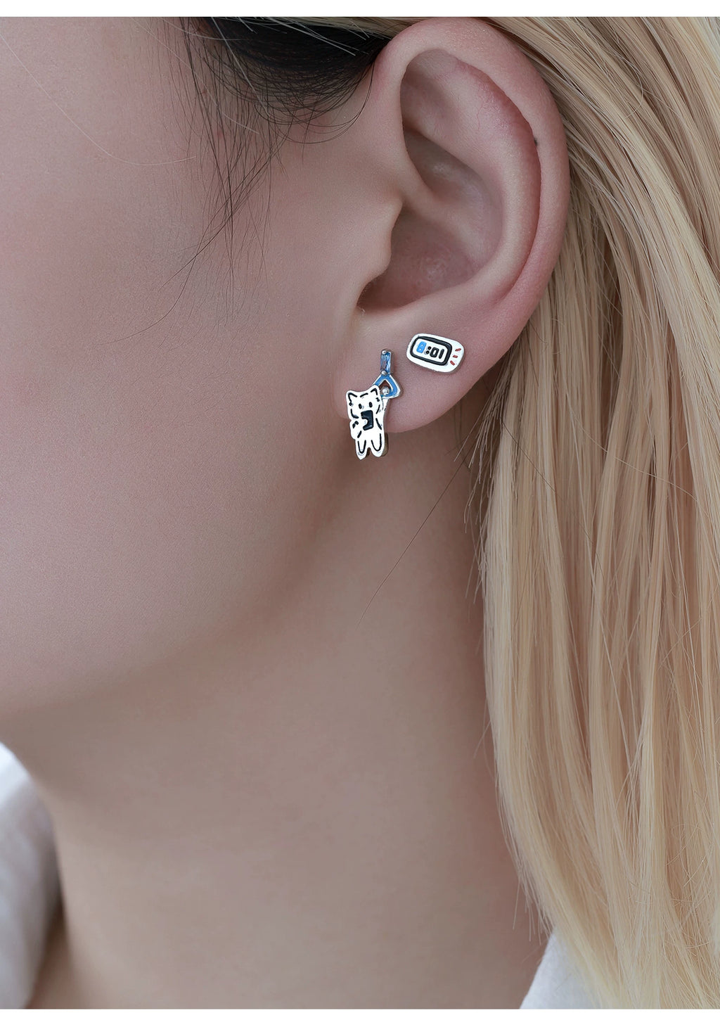 MASW Cute Working Cat Stud Earrings Fun Earrings