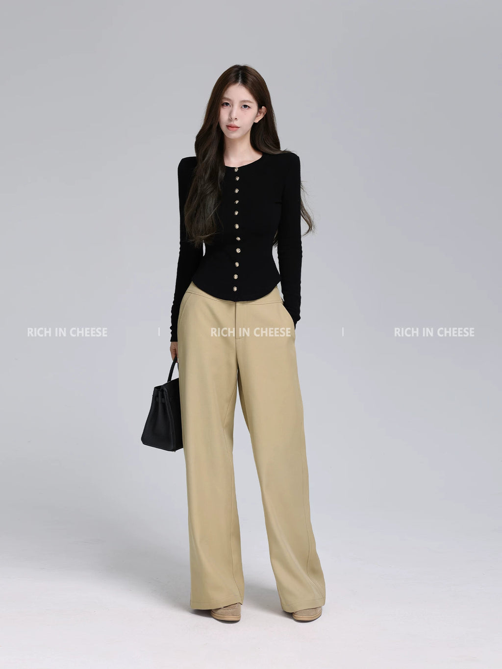 RICH IN CHEESE Metal Buckle Premium Crew-neck Knitted Cardigan