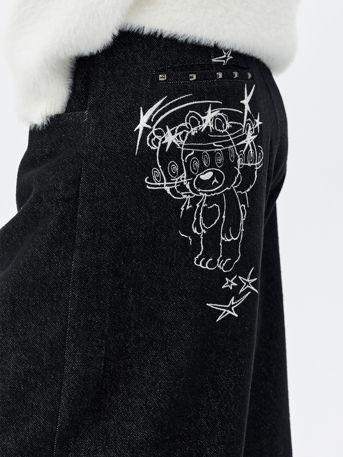 MEDM Vertigo Bear Embroidered Loose Jeans