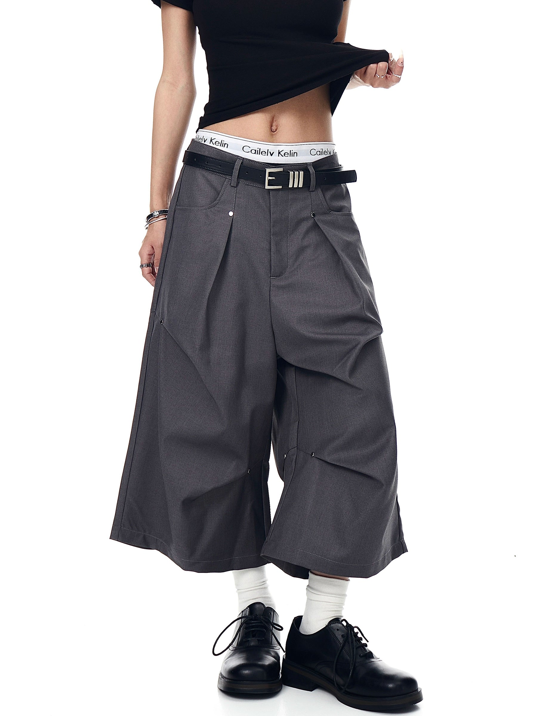 BLACKLISTS riveted pleated cropped trousers