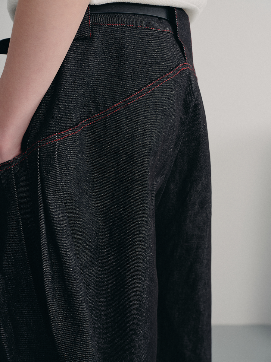 JCAESAR Original Bull Red Line Pleated Cropped Pants