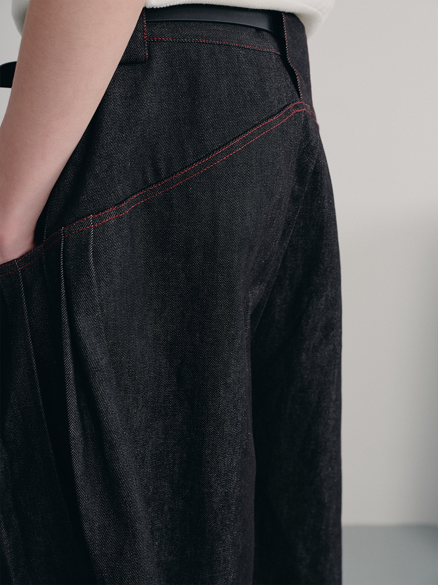 JCAESAR Red Line Pleated Cropped Pants