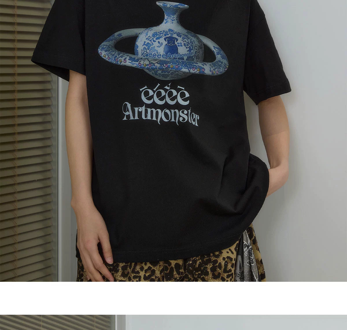 EeeeArtMonster Spoof Loose Vintage Blue and White Porcelain Printed Tee