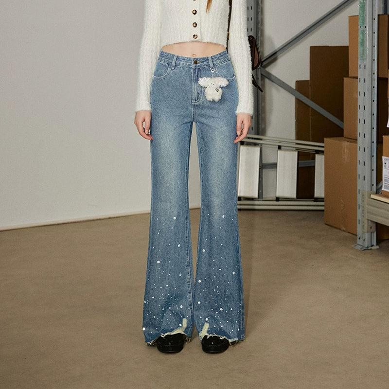 UNIFREE Slim-fit and Slightly Pulled Jeans with Flash Diamonds