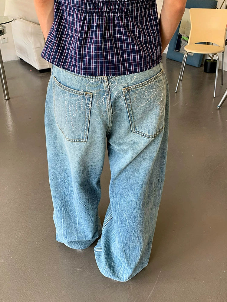 EAHO Vintage Crease Hot Diamond Washed Scimitar Jeans