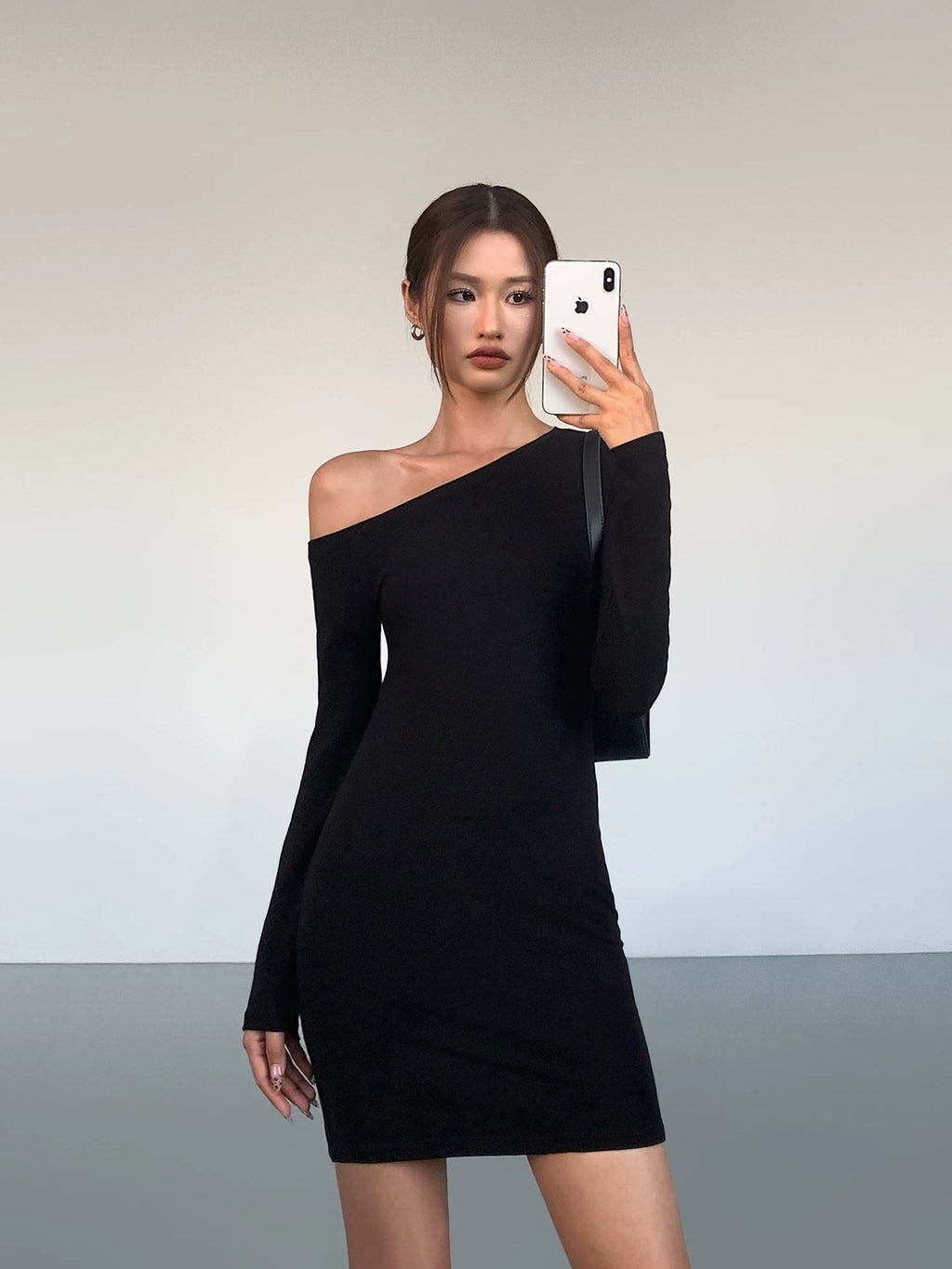 OUSPH Slim-fit Slanted Shoulder Knitted Long-sleeved Dress