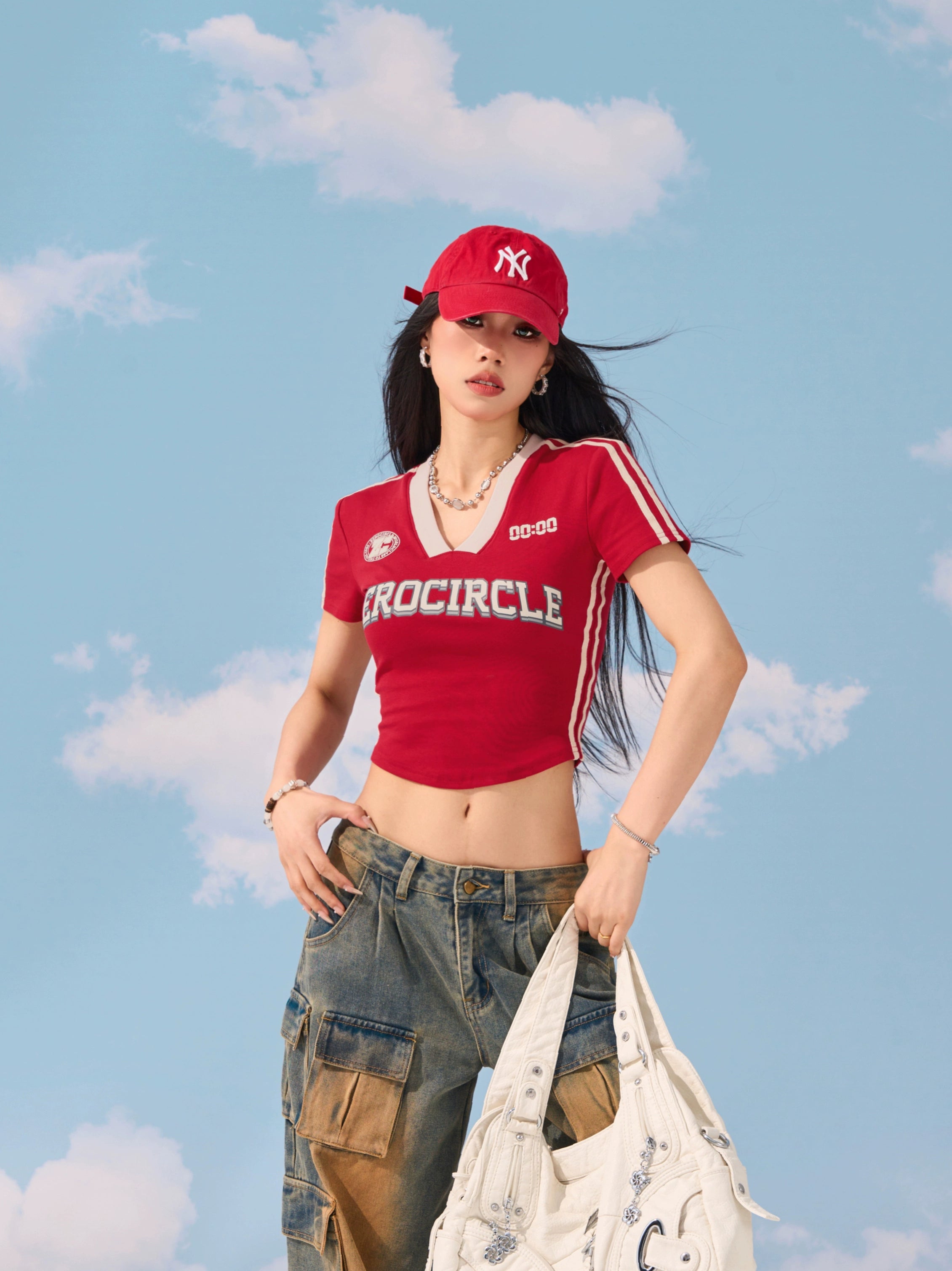 Zero Shoulder V-neck Printed Slim-fit Short Tee