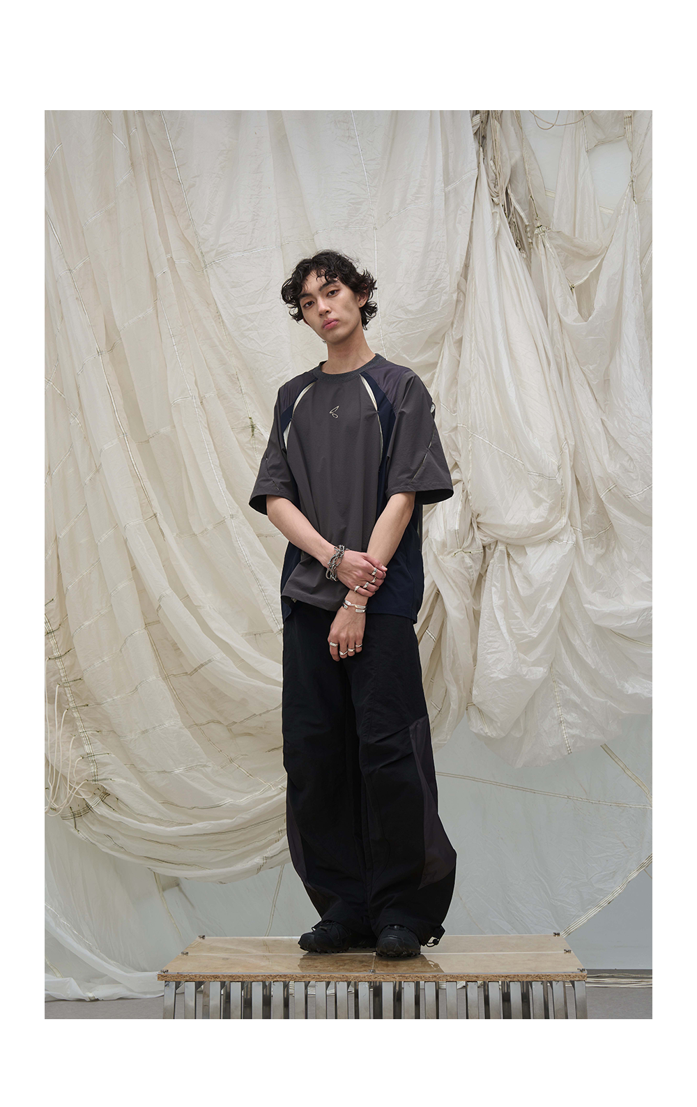 RELABEL Contrasting Color Splicing Cool Feeling Quick Drying Casual Tee