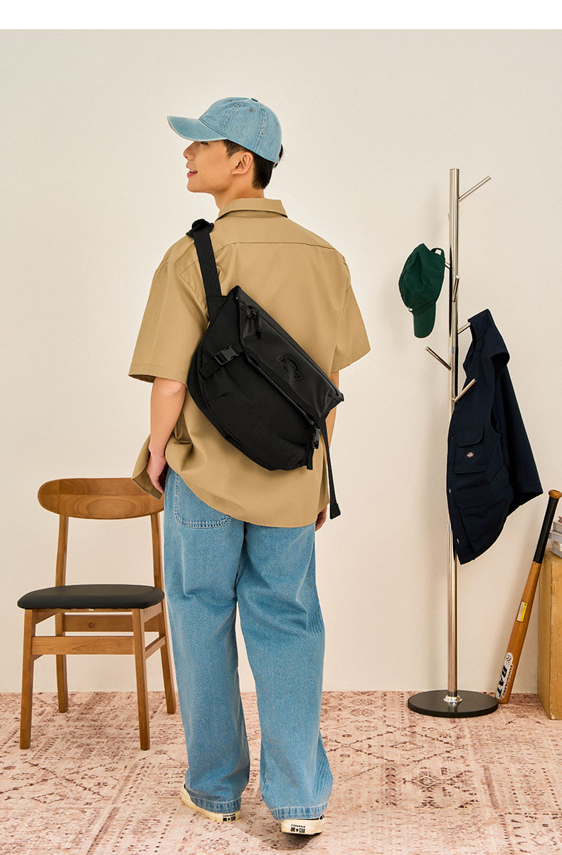 Dickies Functional Wind Cycling Commuter Shoulder Crossbody Bag