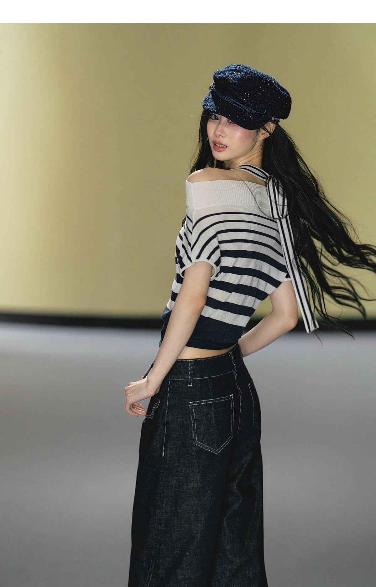 AGAM Striped Neck One Word Shoulder Waist Tee