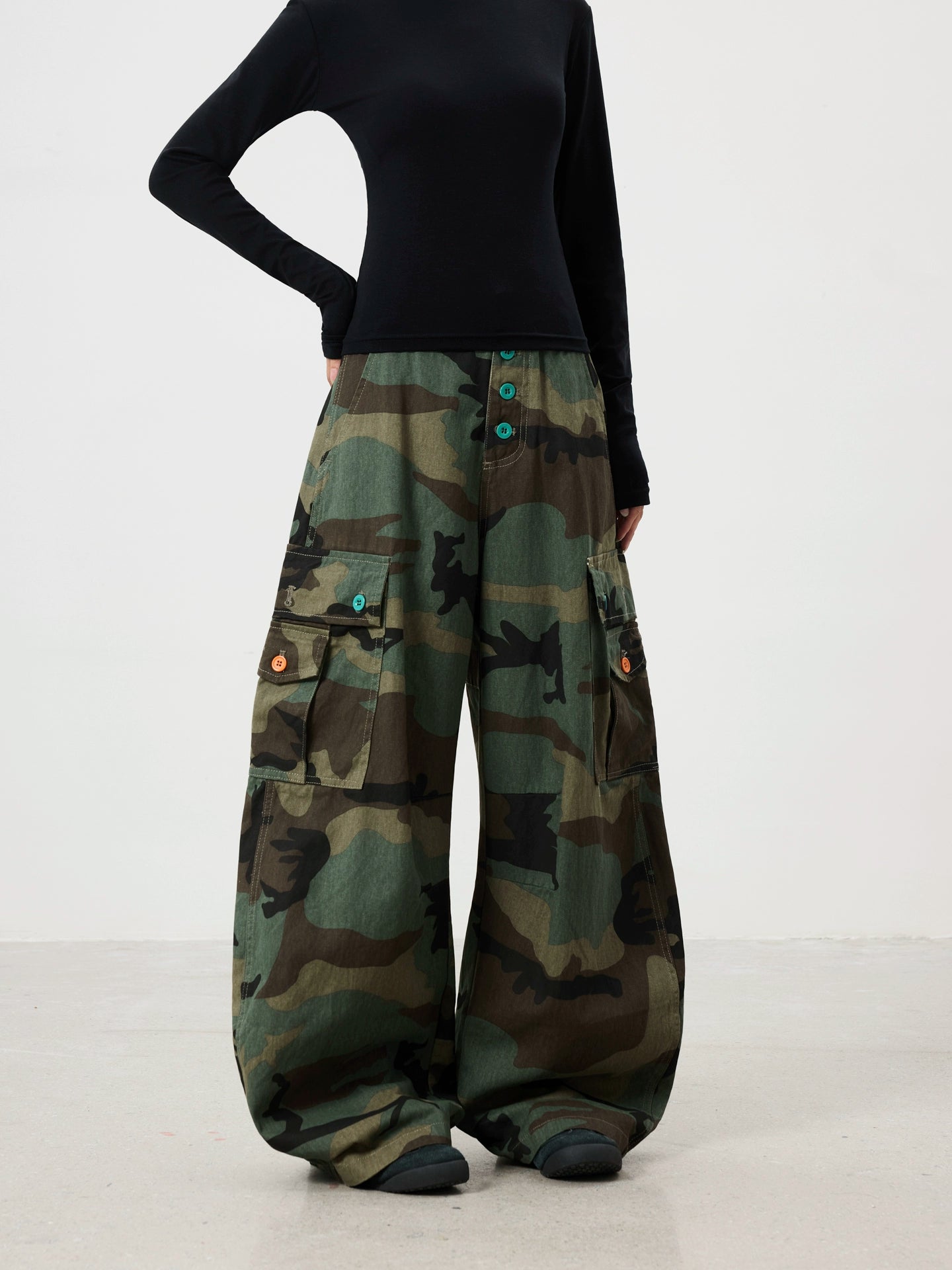BTSG Vintage Button Multi-Pocket Camo Overalls