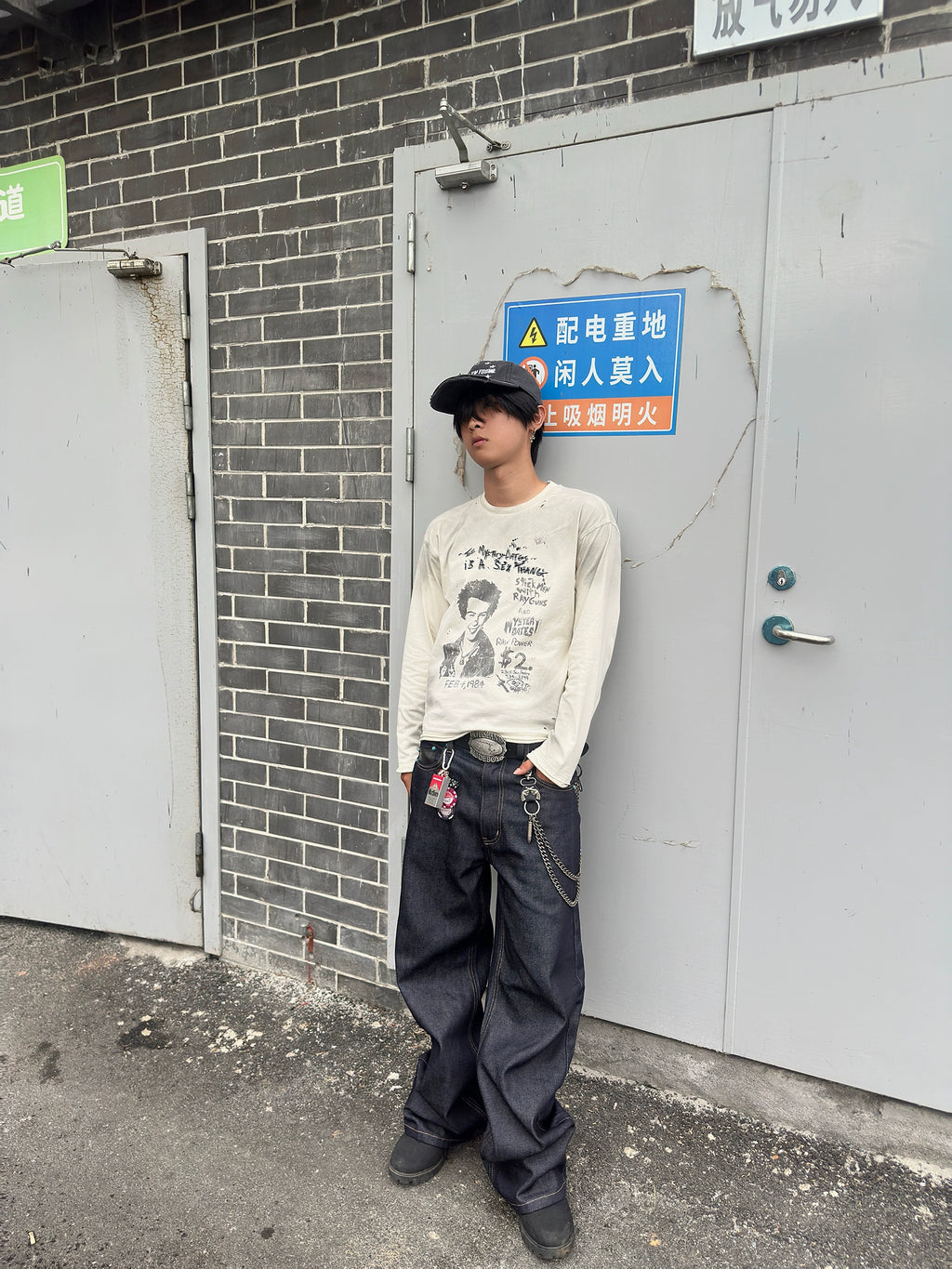 Erole Dirty Dye Old Damage Embroidery Print Long Sleeve