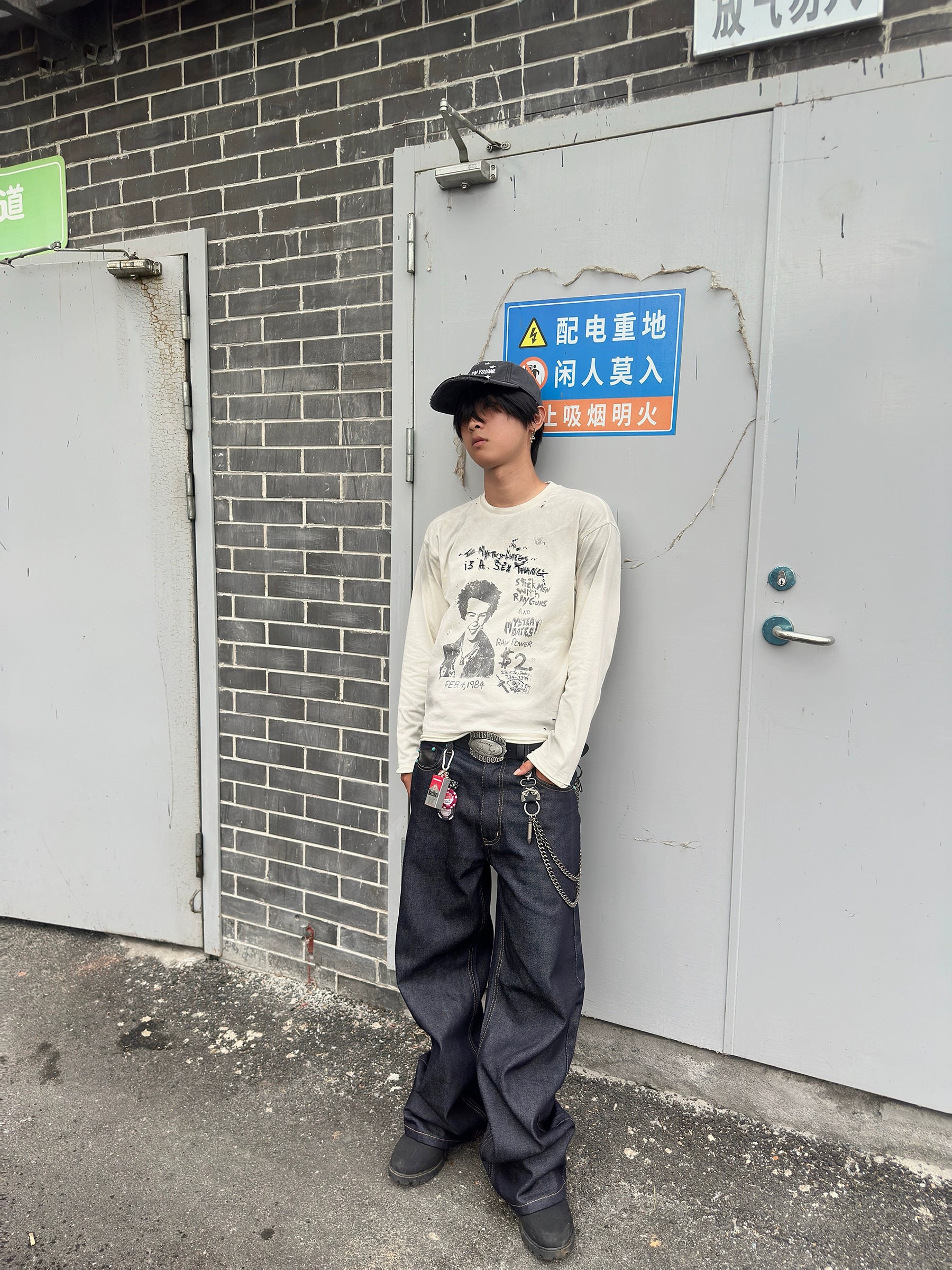 Erole Dirty Dye Old Damage Embroidery Print Long Sleeve