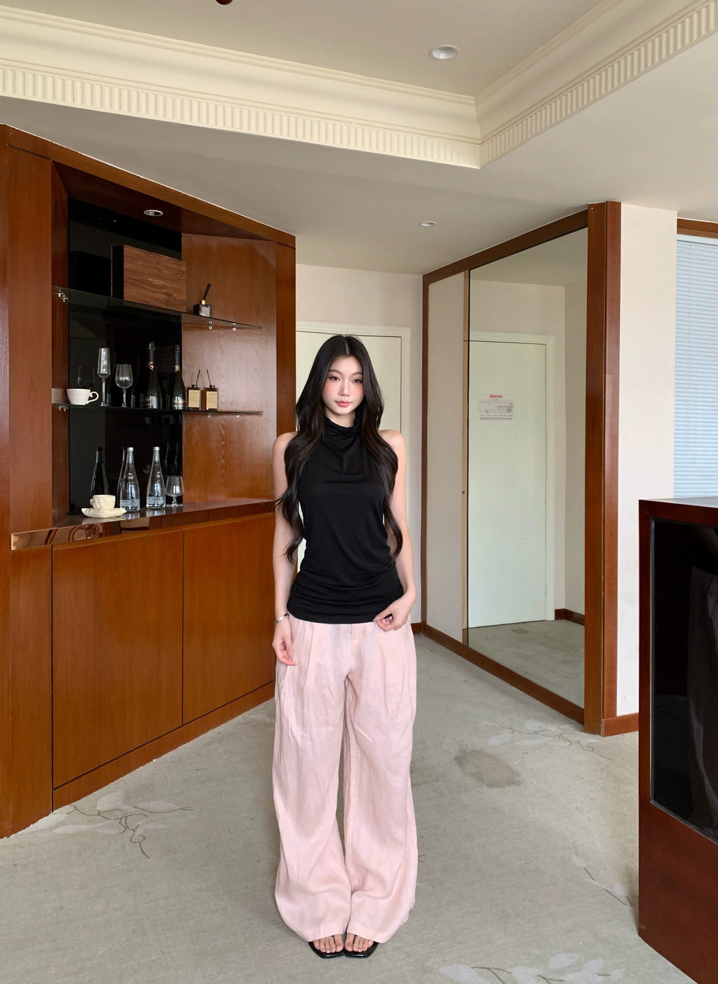 WITHMIN Low-rise Pleated Wide-leg Floor-mopping Trousers