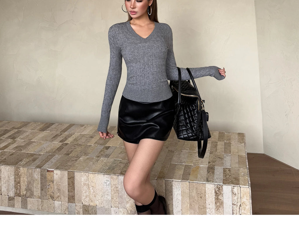 Audwyn V-neck Twisted Knitted Slim-fitting Sweater