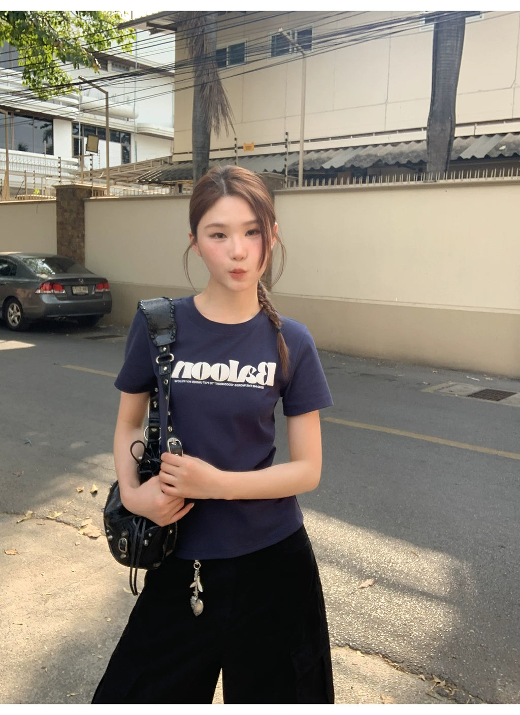 KANO Contrasting Letter Print Front Shoulder Tee