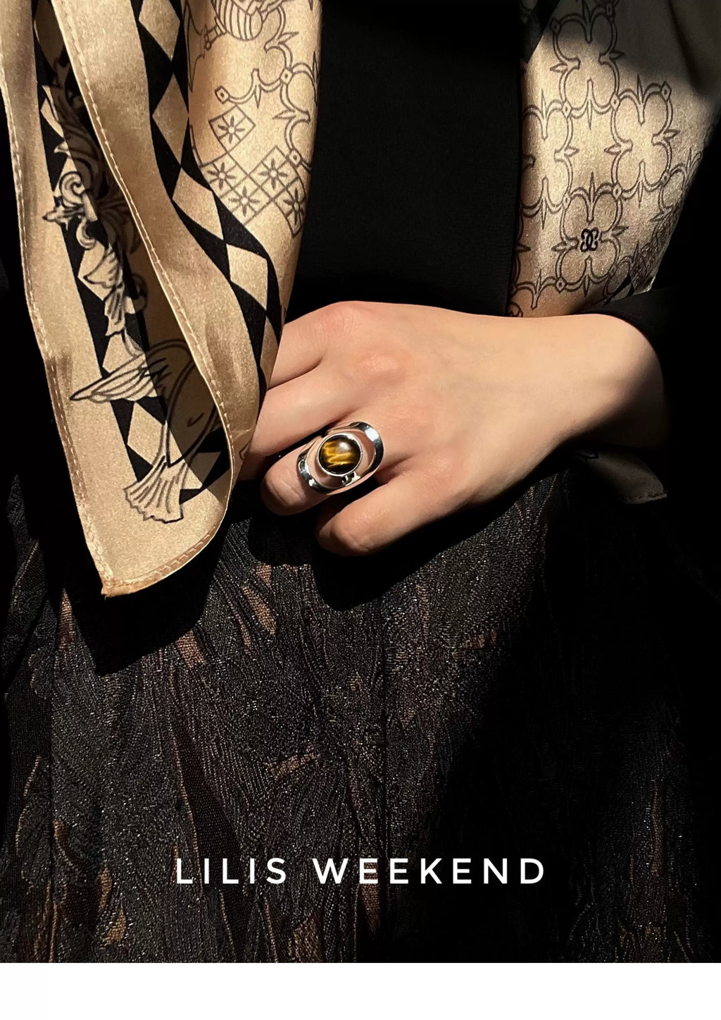 Lilis Weekend Niche Roman Ring Tiger's Eye Ring