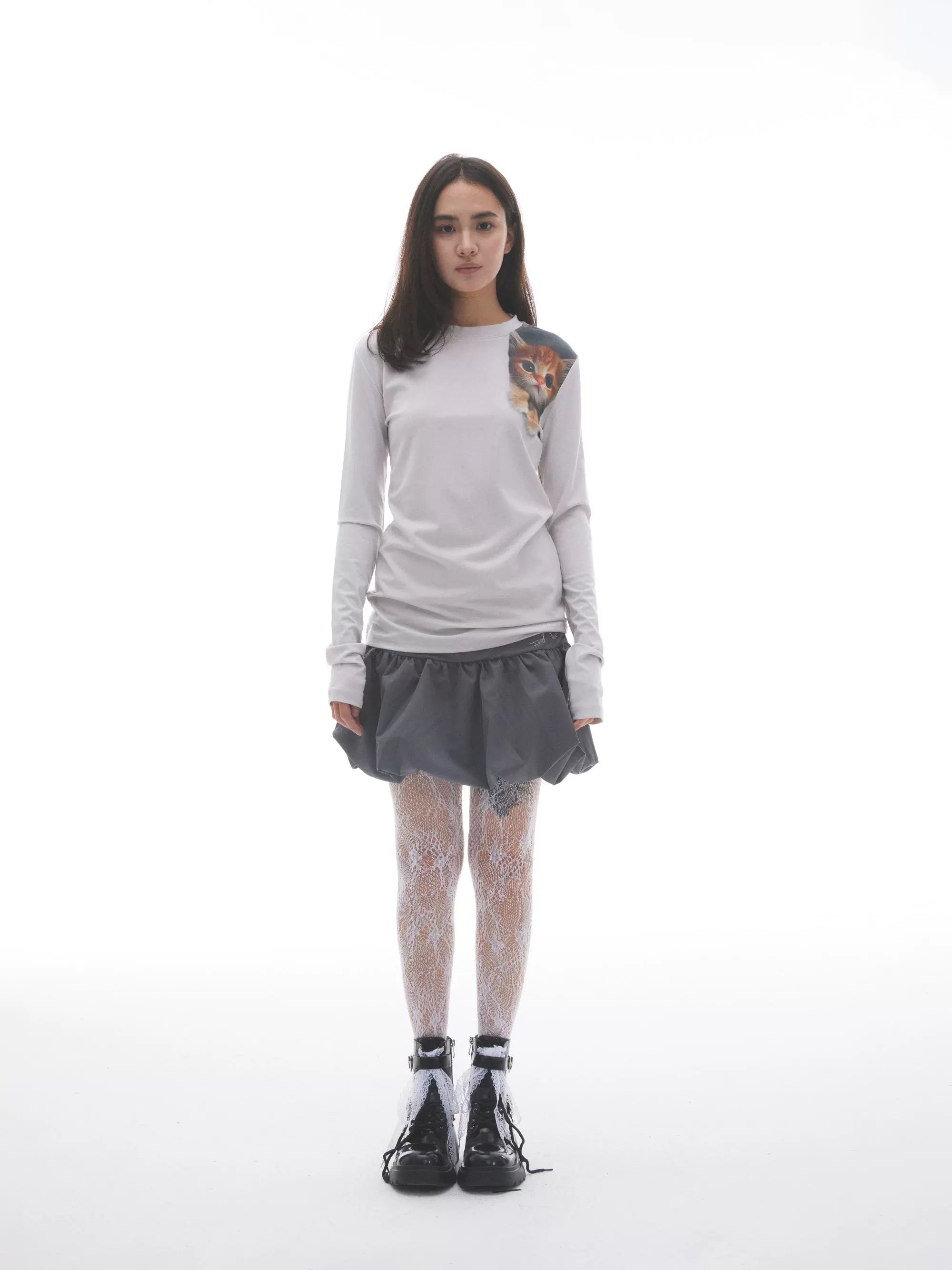 EeeeArtmonster Cat Head Shoulder Print Stacking Bottom Sweater