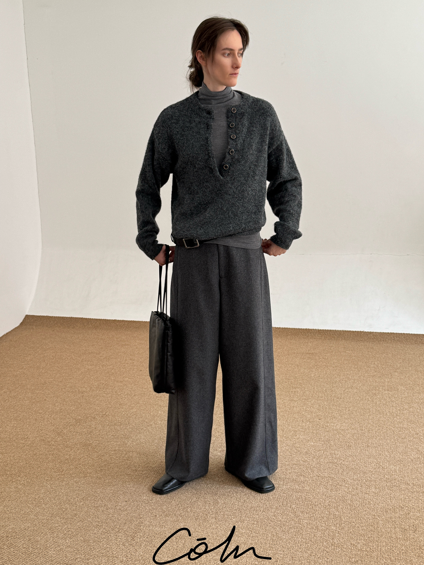 COLN Henry Neck Thickened Sweater