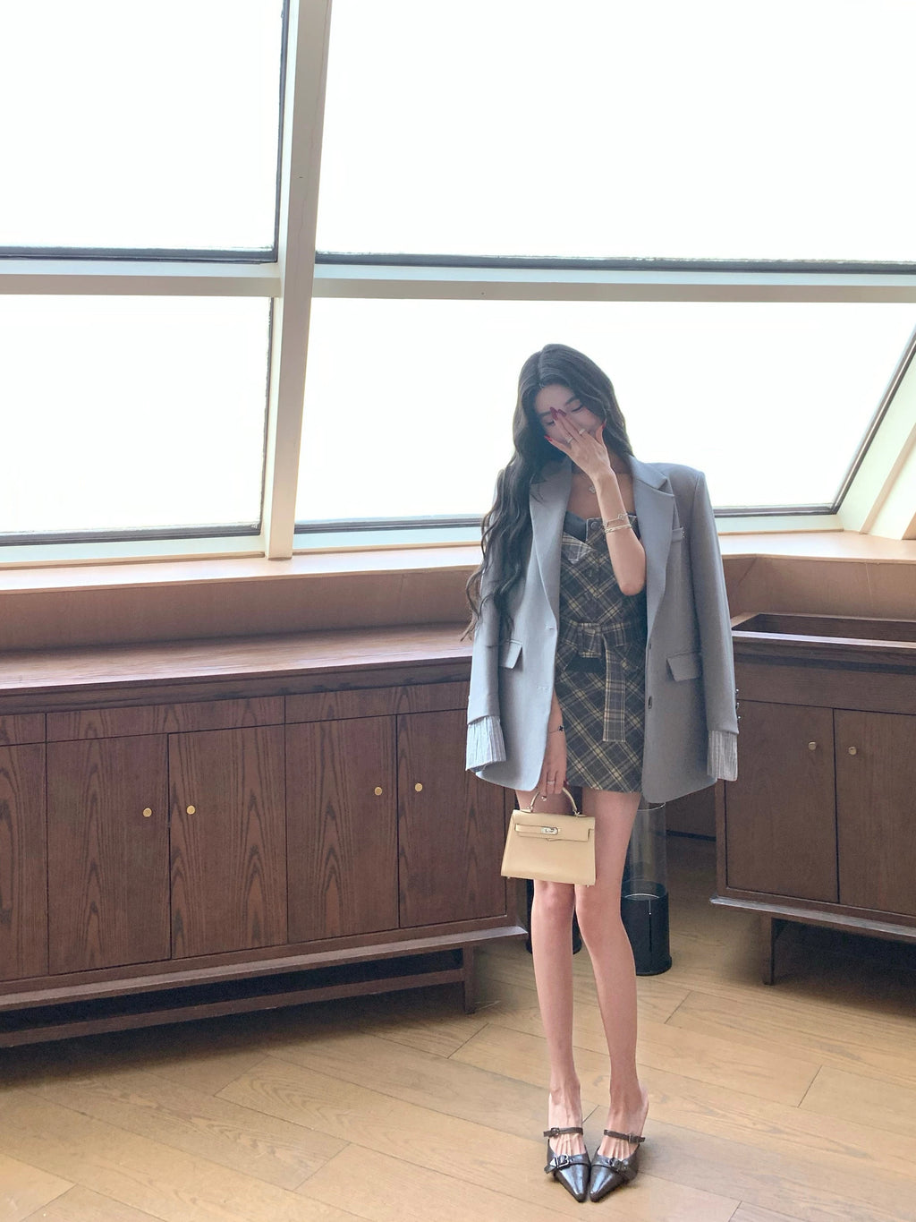 Barb Chill Suspender Checked Skirt Set