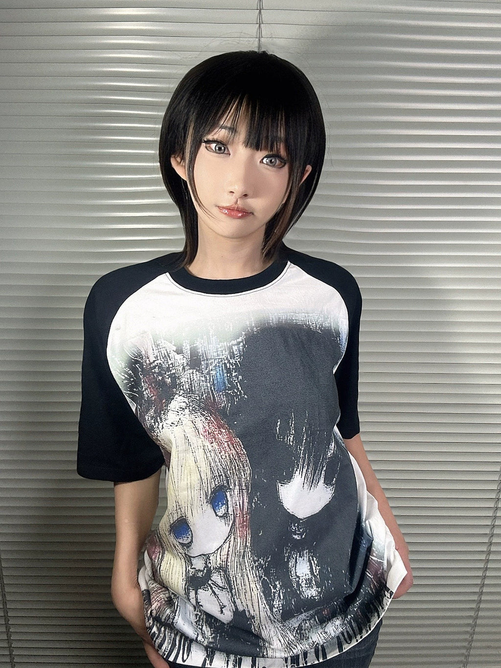 WEBBAR Loose Black and White Shoulder Tee
