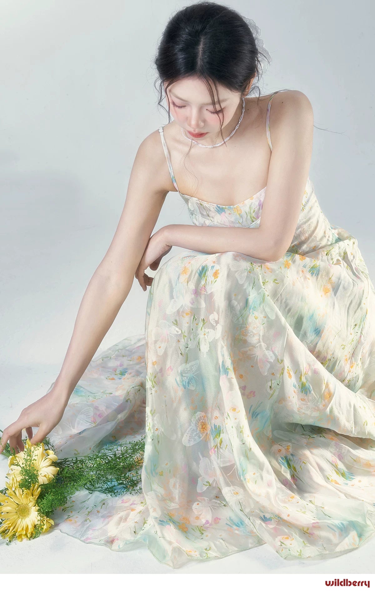 Wildberry Floral Suspender Waist Thin Holiday Dress