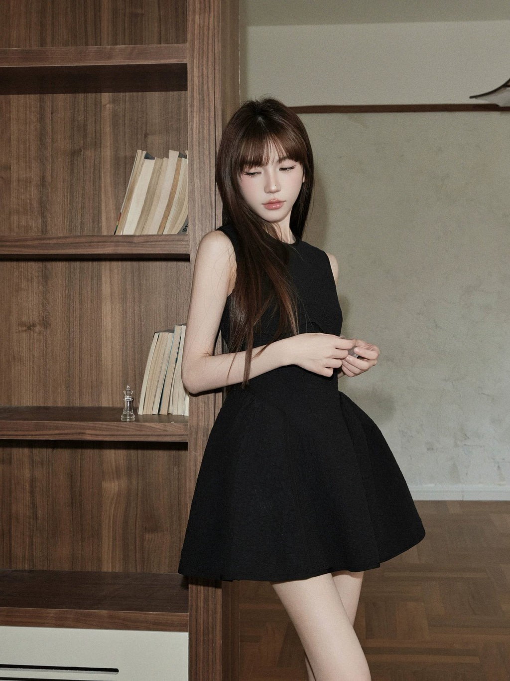 Avenement Slim-fitting Waist Round Neck Sleeveless Dress