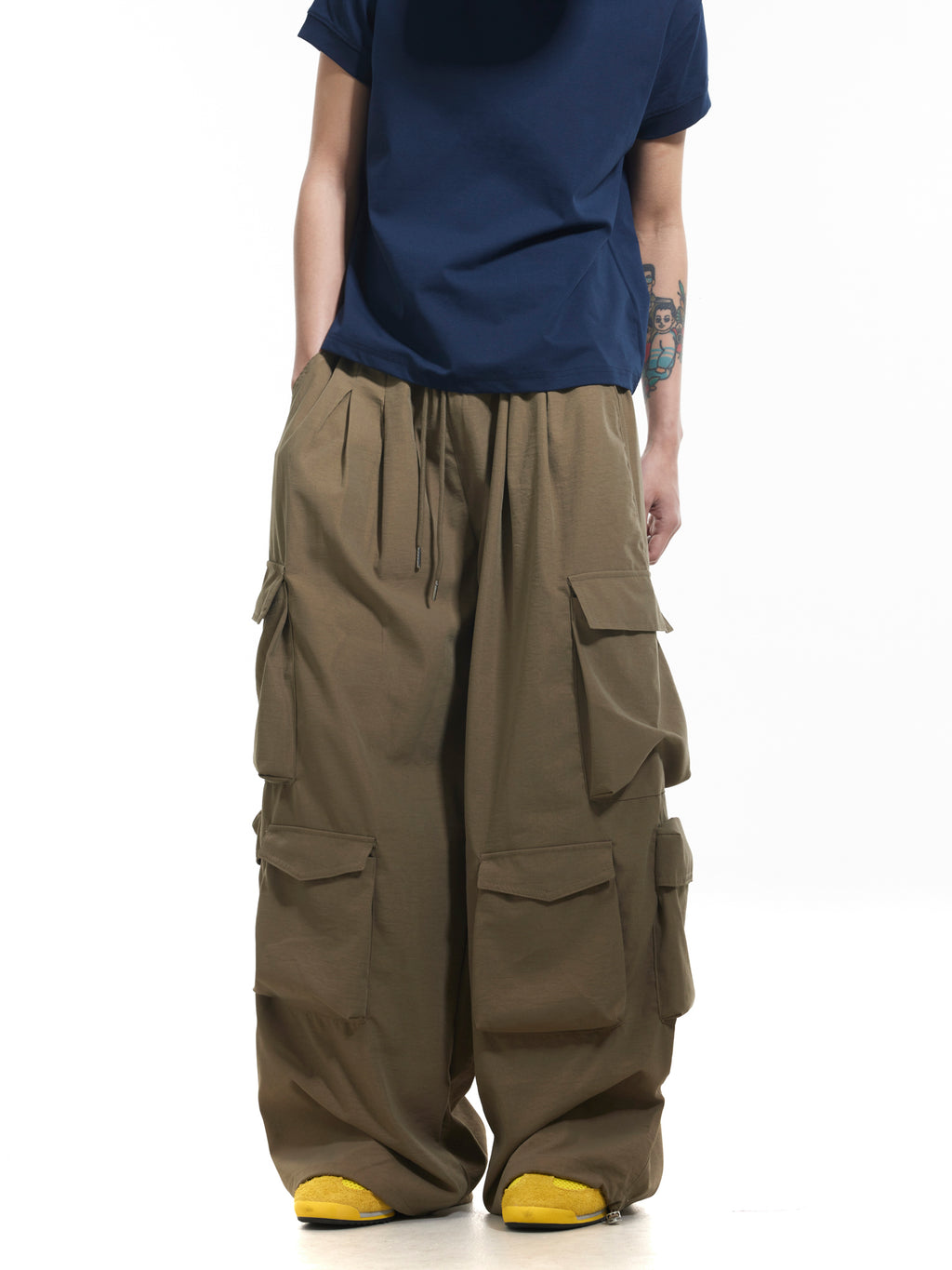 BTSG P0CKETS soft fabric multi-pocket drape Pants