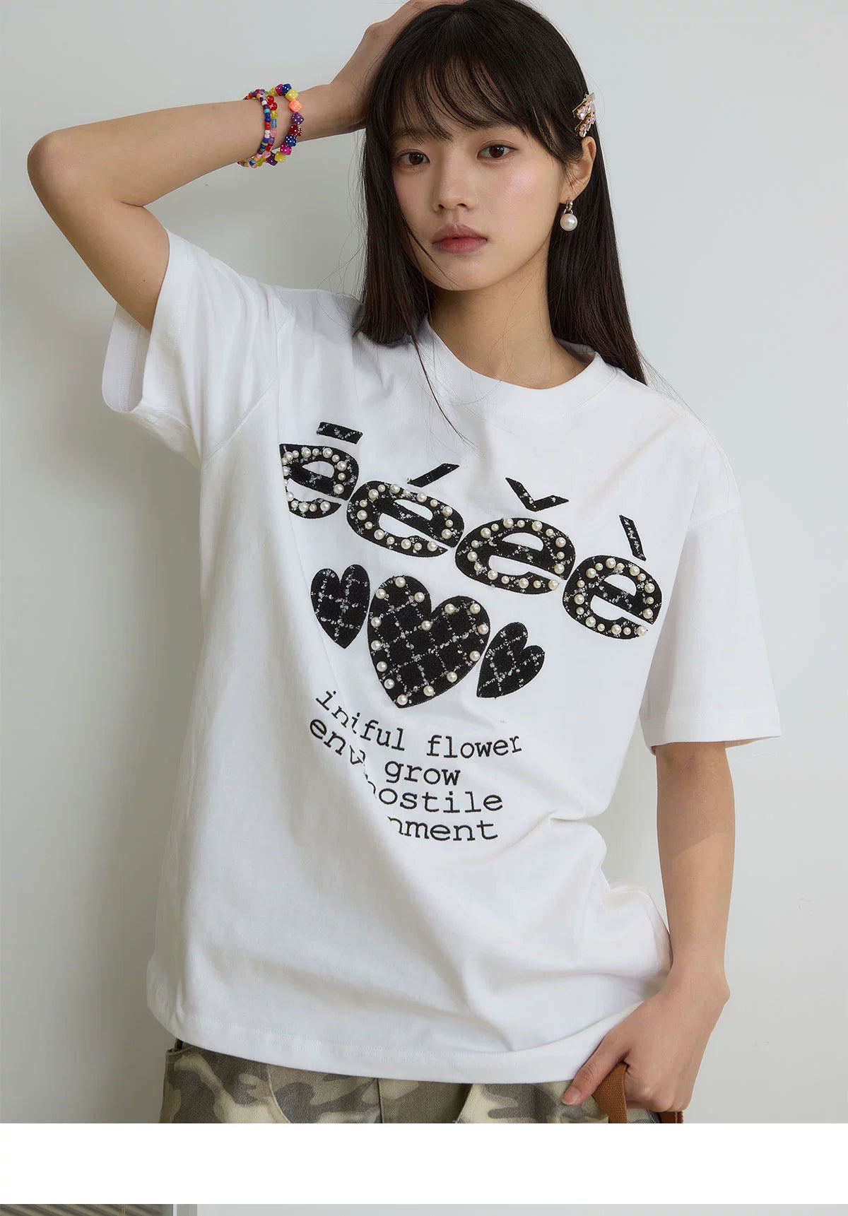 EeeeArtmonster Love Patch Pearl Beads Letter Tee