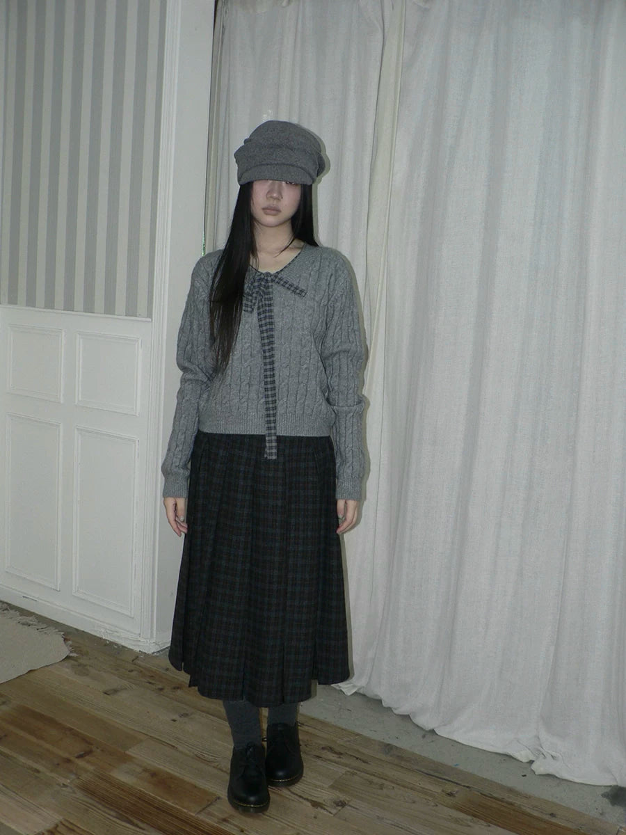 Ang: Project Twist Crew Neck Checked Bow Strap-on Sweater