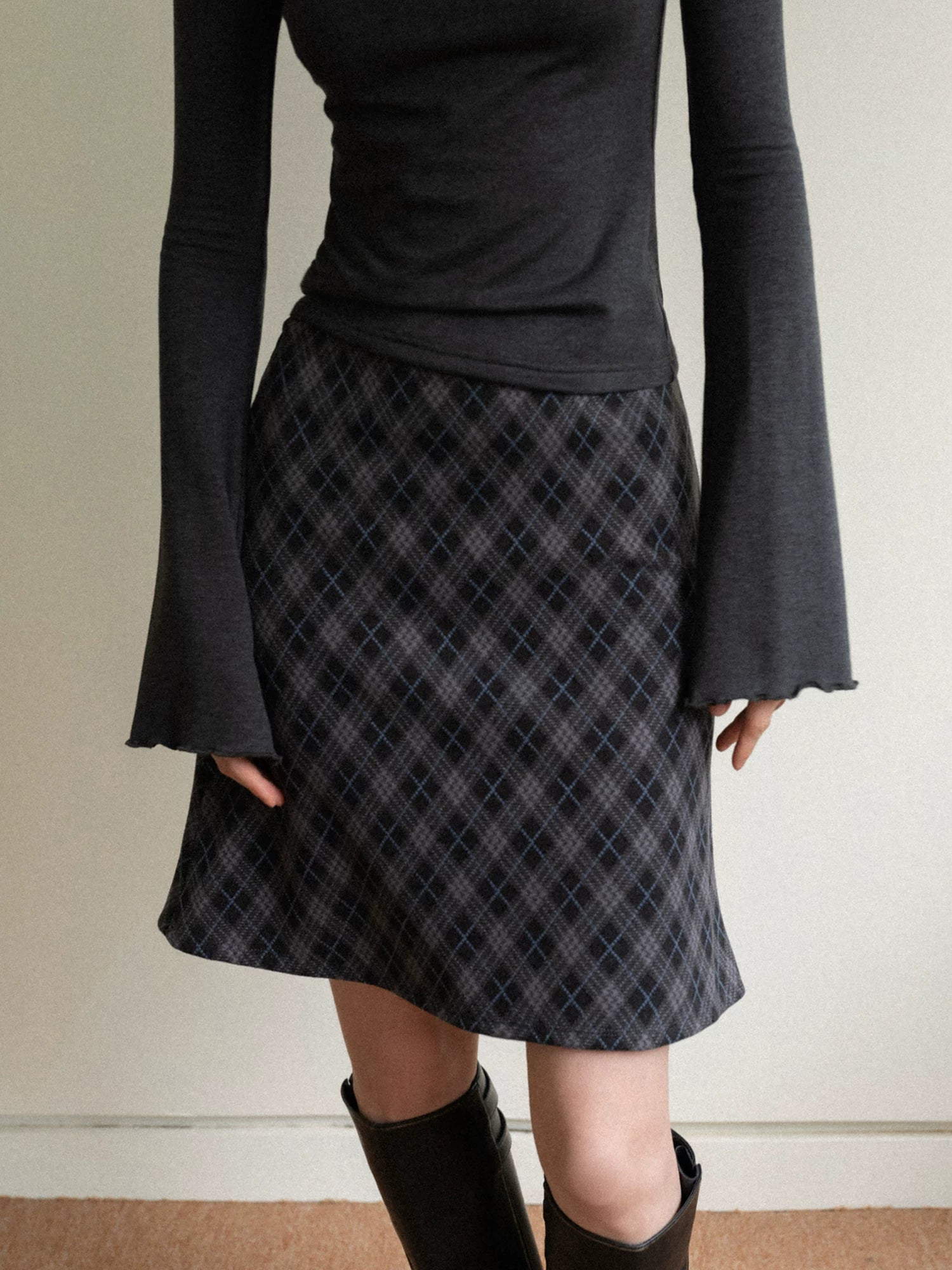 EGGKA Retro Plaid Fishtail Slim Skirt