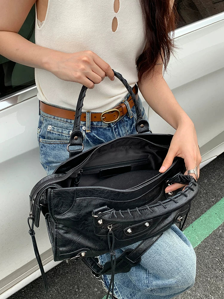 JANDRESS Retro Rivet Large Capacity Shoulder Messenger Bag