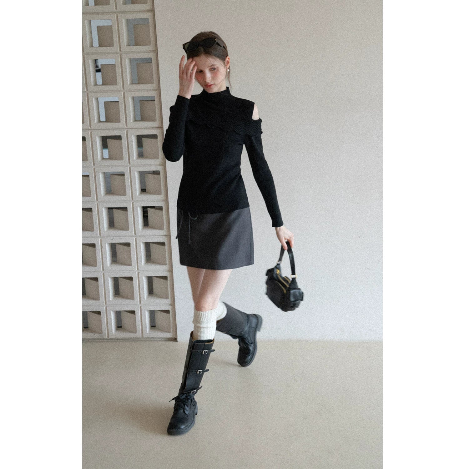 EGGKA Semi-turtleneck Wavy Edge Off-the-shoulder Long-sleeved Knitted Sweater