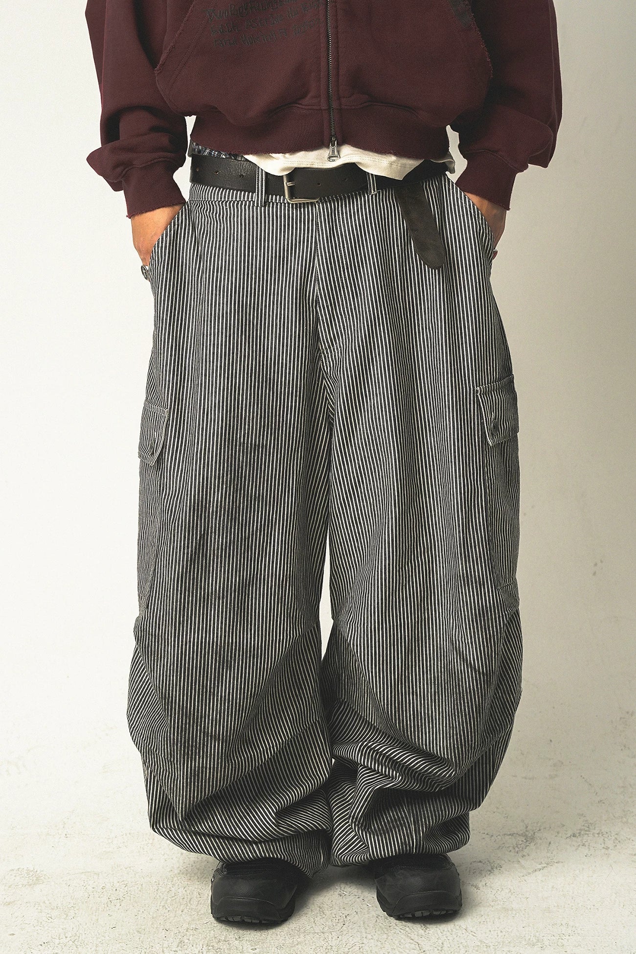 TH90 Striped Lantern Wide-leg Slacks