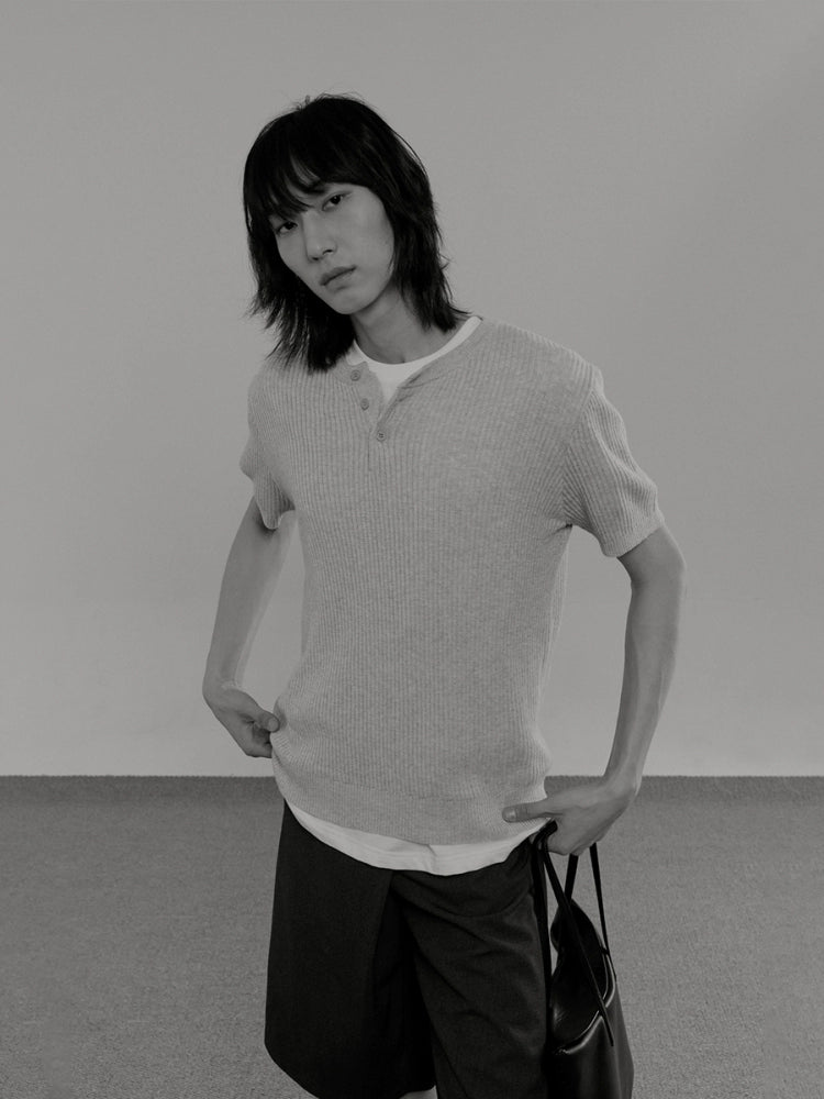 COLN Solid Color Simple Henry Collar Tee