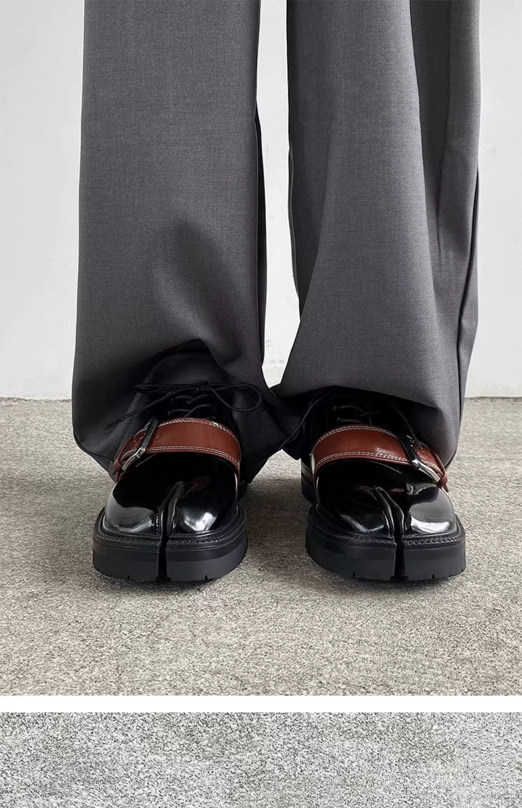 SHENLV STUDIO Buckle Tabi Shoes