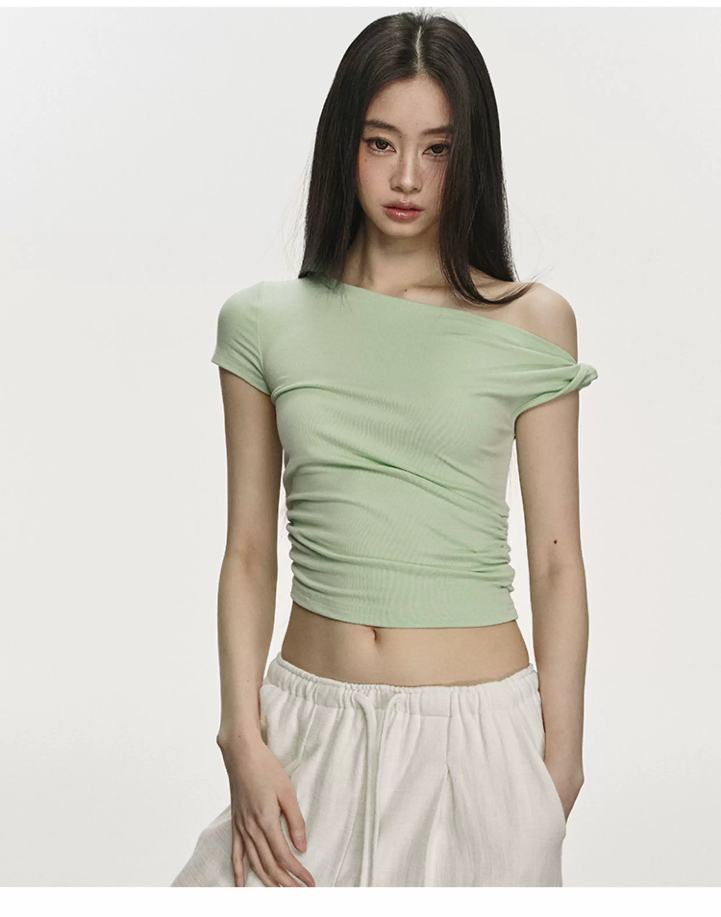 Anna Aneae Slanted Shoulder Slim Temperament Short Knit Tee