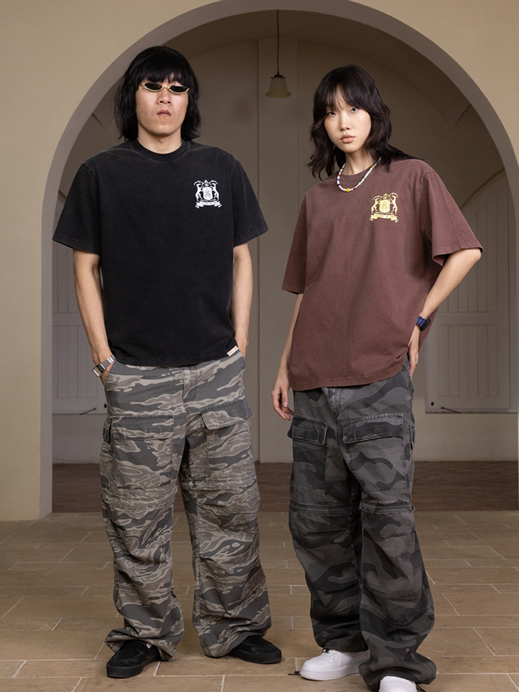 AVENUESON Greyhound Print Casual Tee