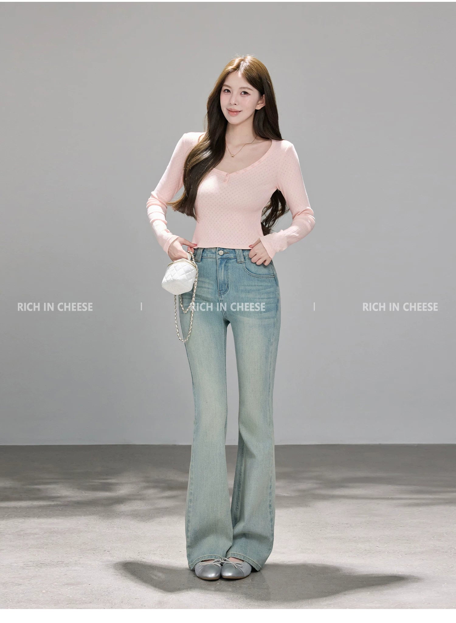 RICH IN CHEESE Slim and Versatile Long Sleeves