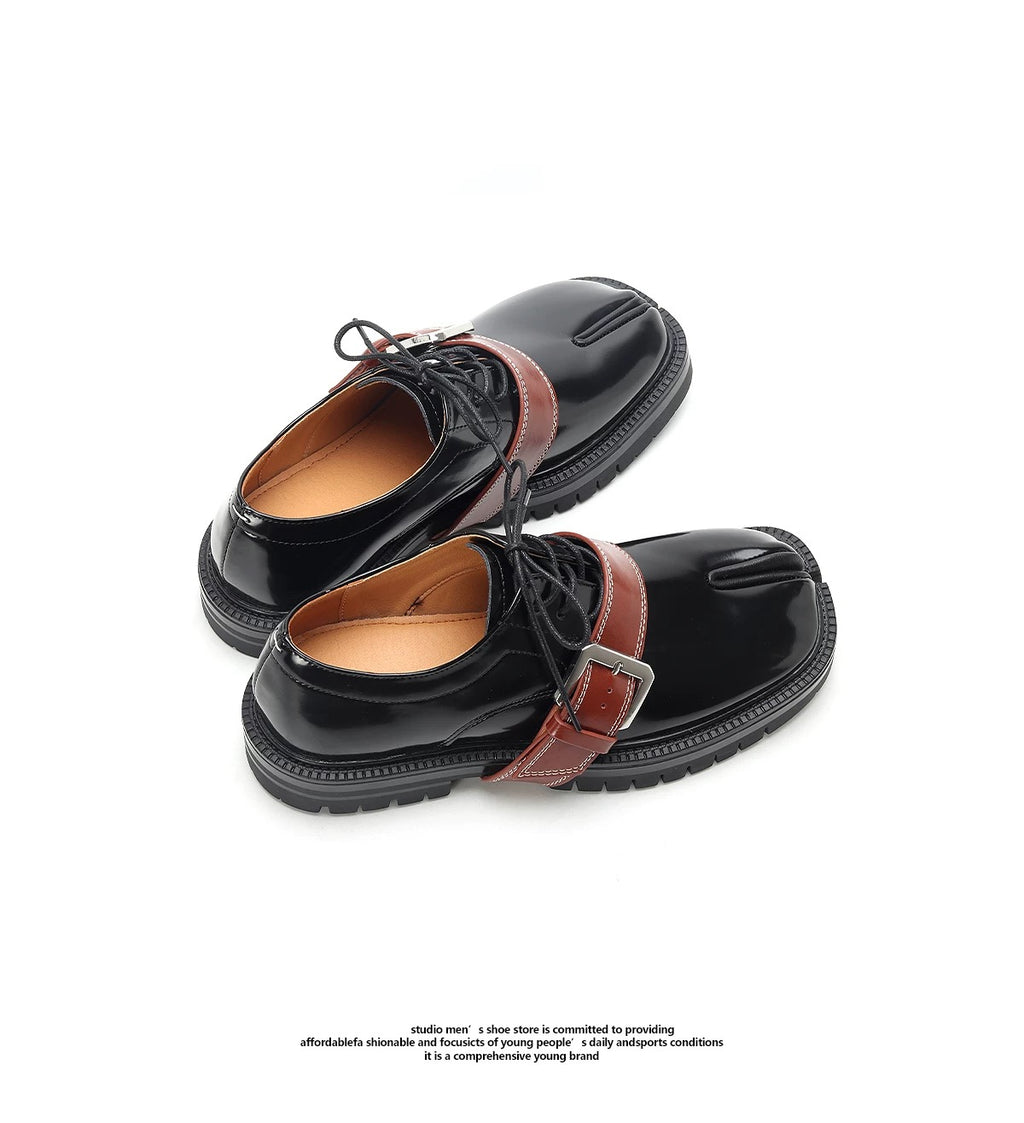 SHENLV STUDIO Buckle Tabi Shoes