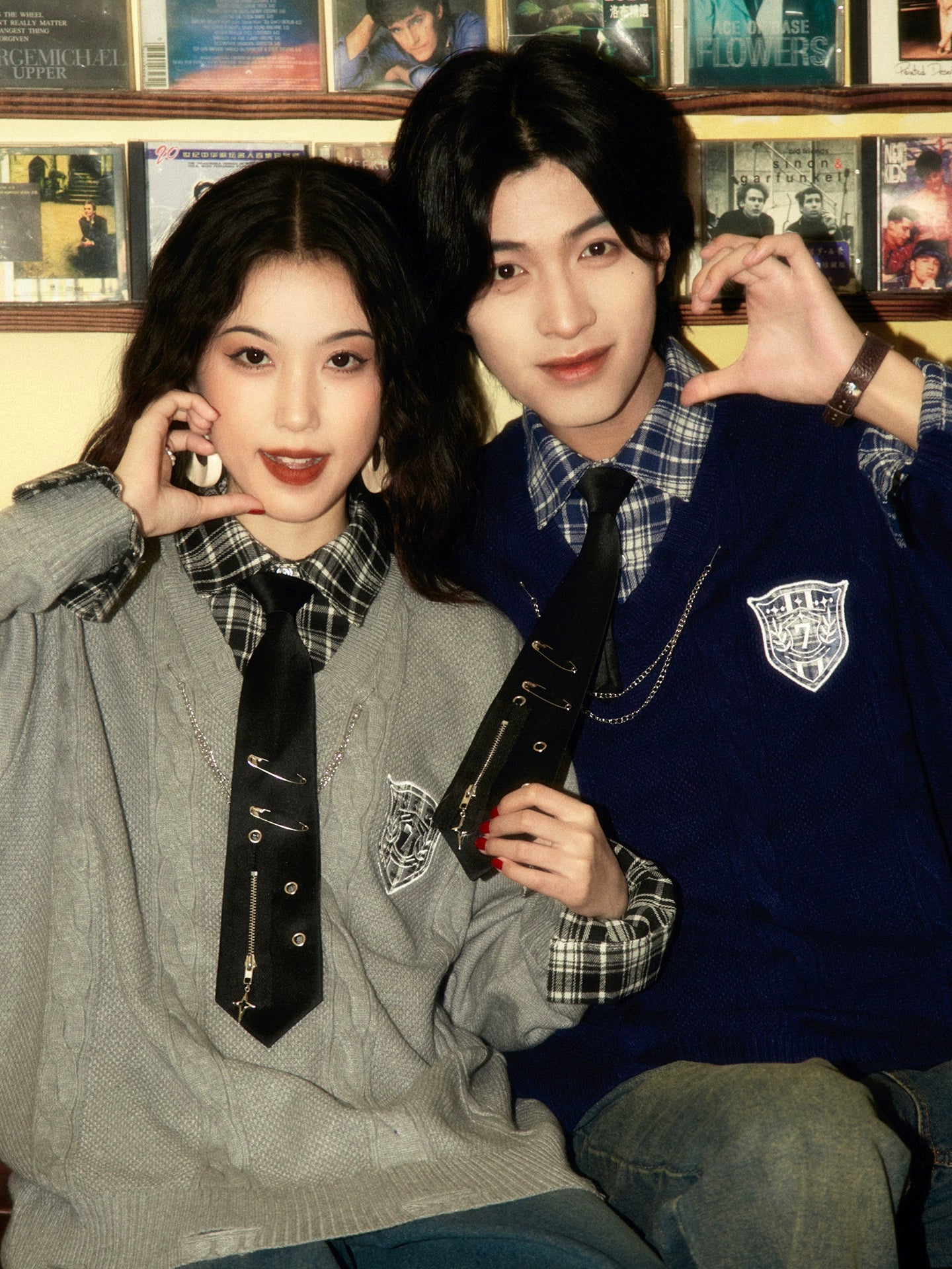 ALOHA Vintage Niche Tie Fake Two-piece Sweater