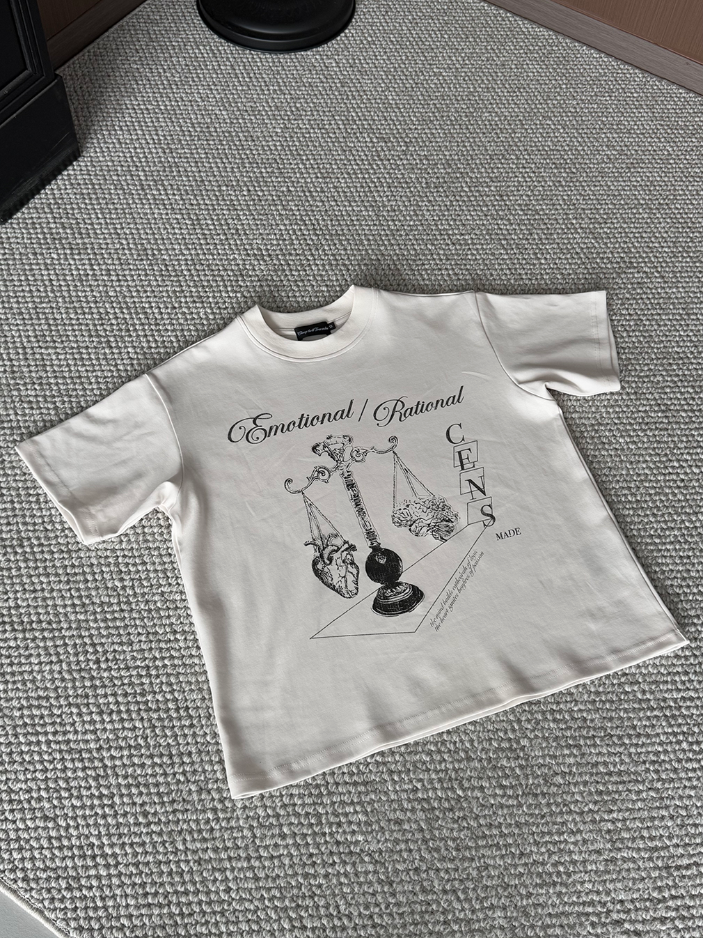 CENSMADE Balance Line Draft Printing Tee