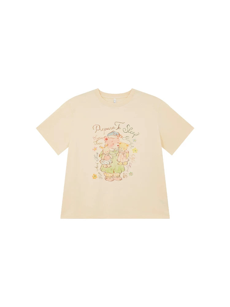 KANO Bear Print Casual Tee Holding Doll