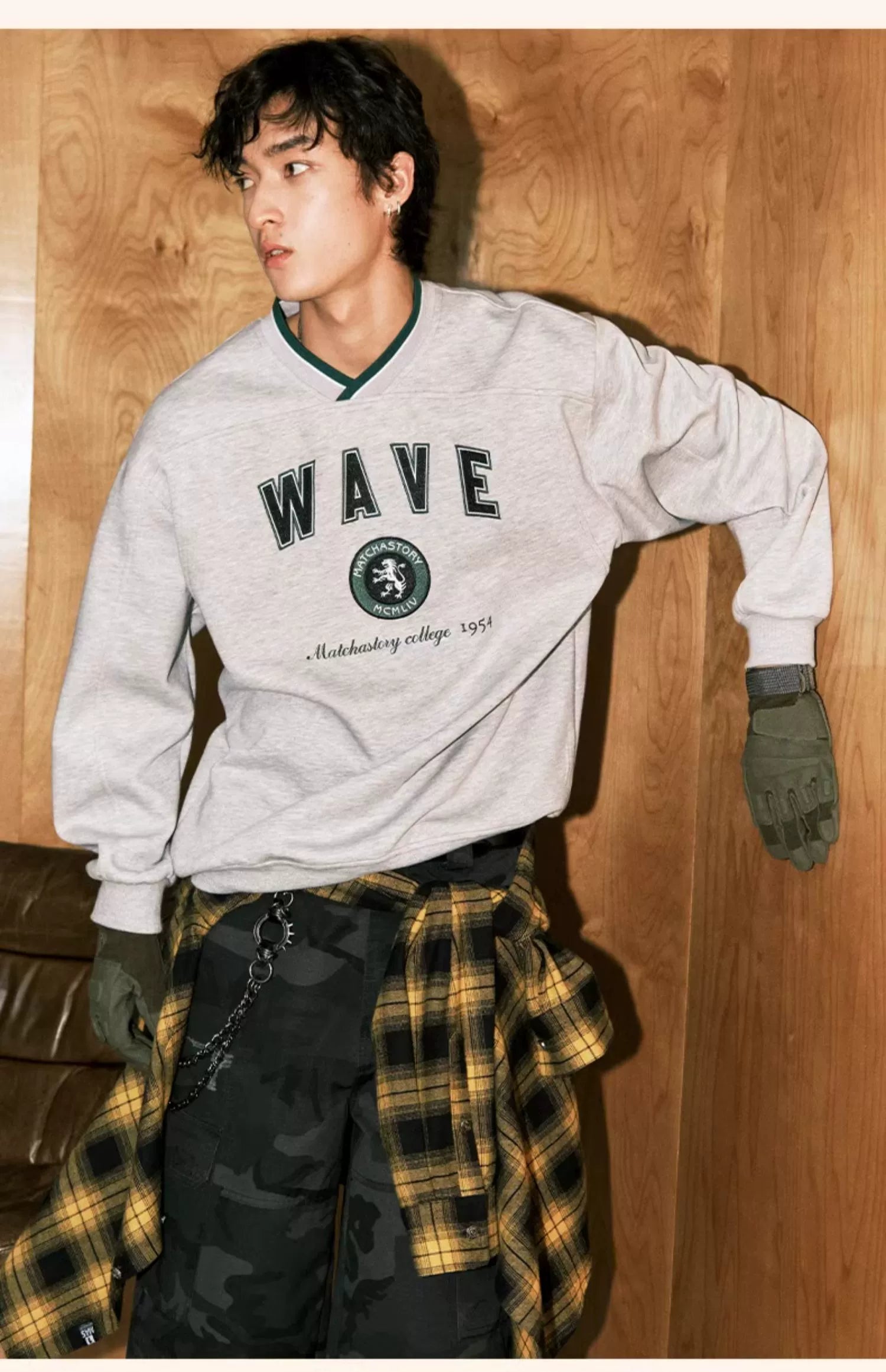 MATCHA STORYV Neck Print Loose-fitting Sport Sweater