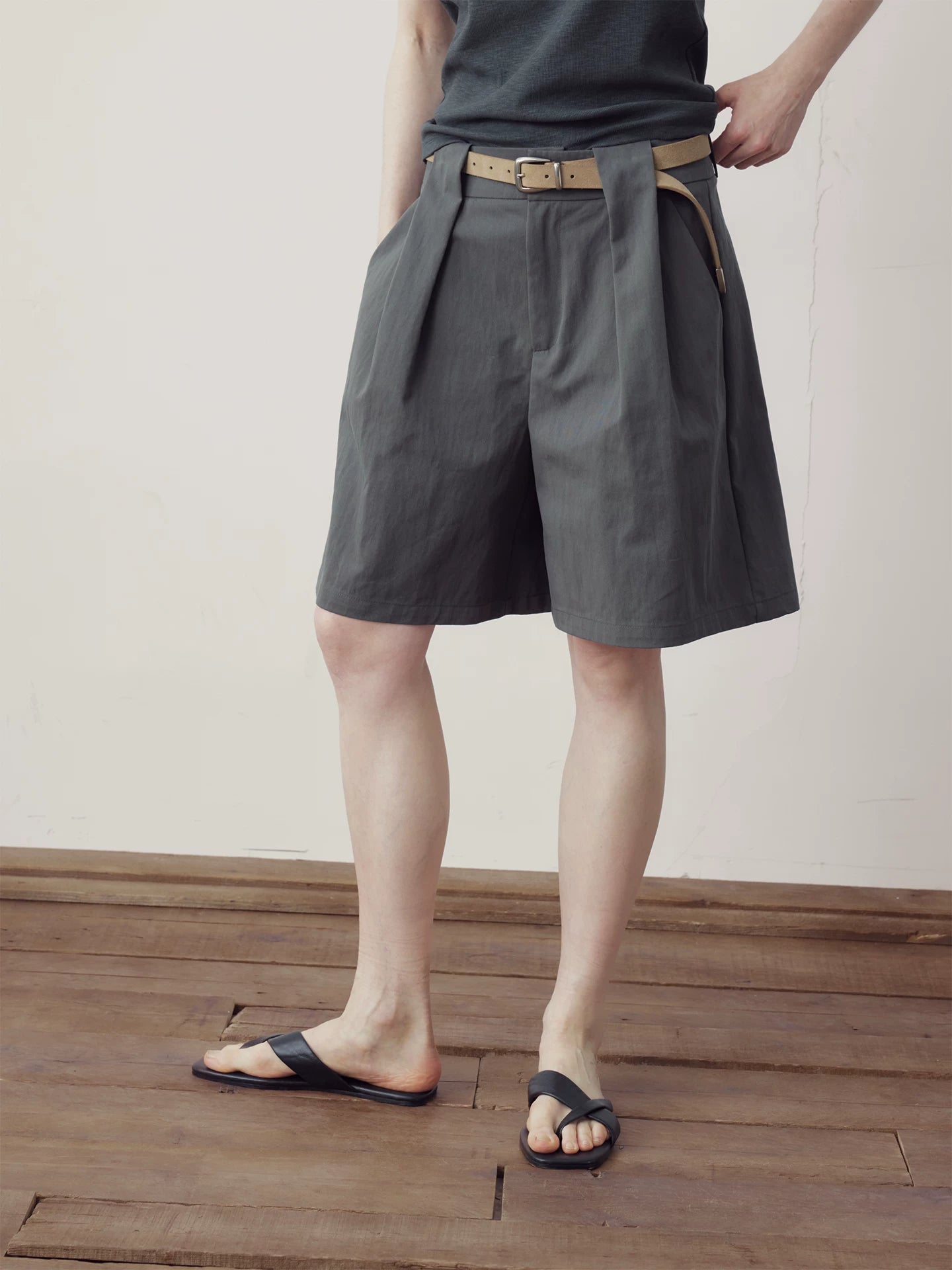 COLN Loose and Versatile Shorts