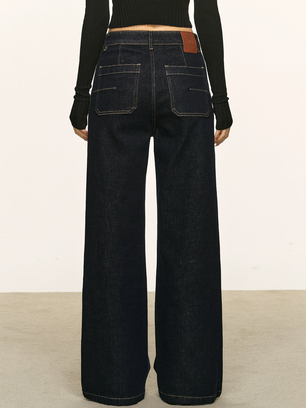 Anna Aneae Mid-rise Straight Jeans