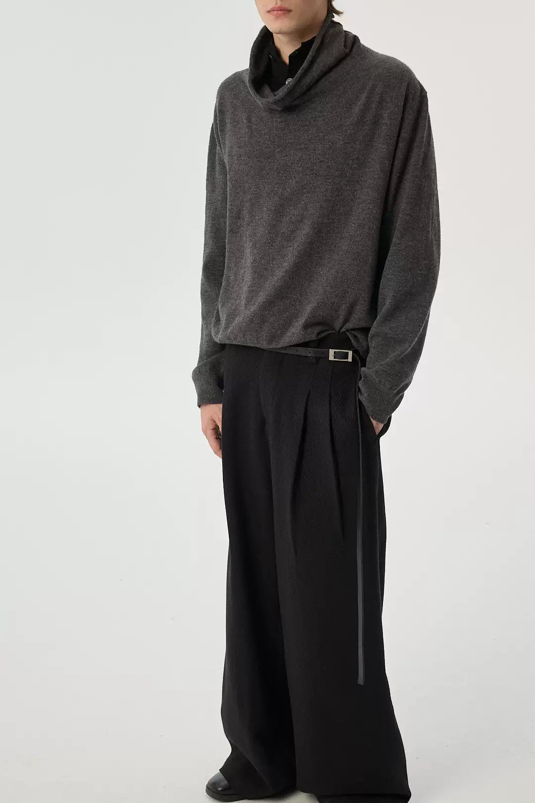 INTENT Swinging Neck Wool Bottomed Knitted Sweater