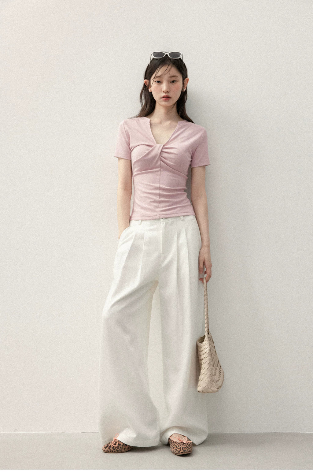 Cantonstory V Neck Kink Straight Shoulder Slim Tee