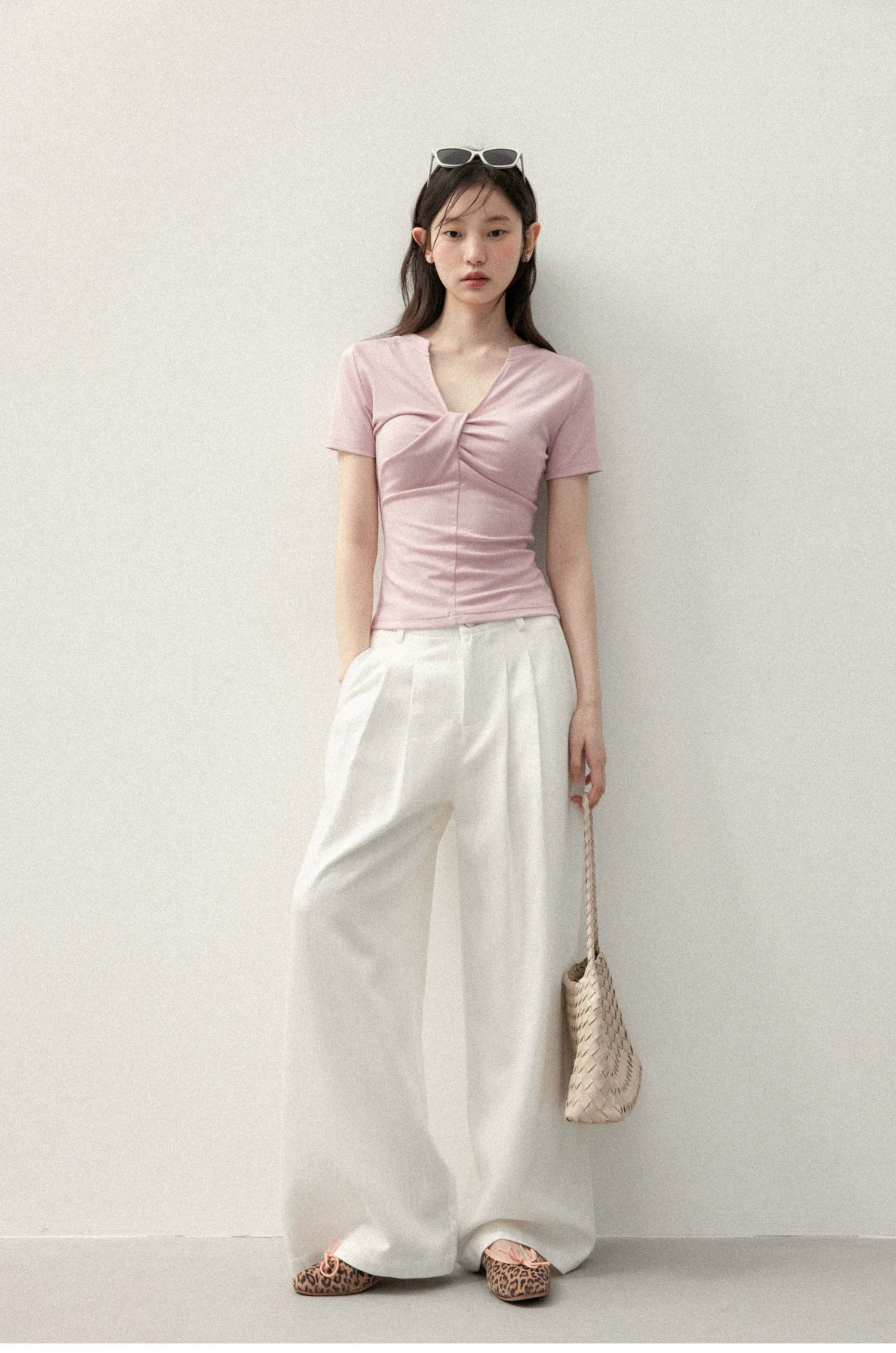 Cantonstory V Neck Kink Straight Shoulder Slim Tee