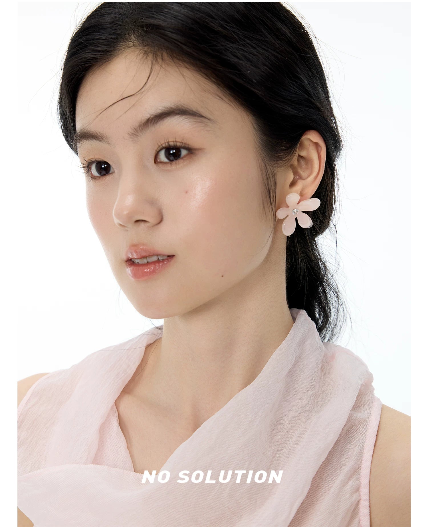 NO SOLUTION Smudge Flower Earrings